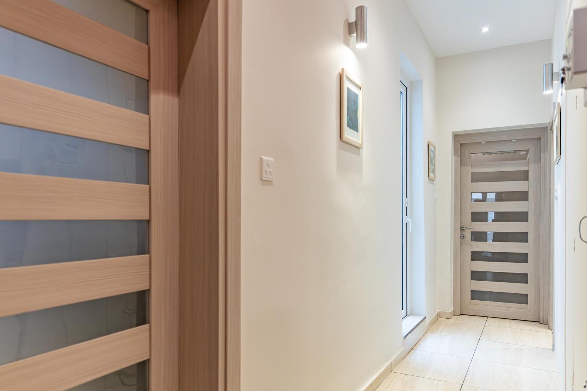 Traditional Maltese Styled 2Br Apartment With Large Maltese Balcony & Internal Yard - Located In The Heart Of Valletta - Maltese Capital City Exterior photo
