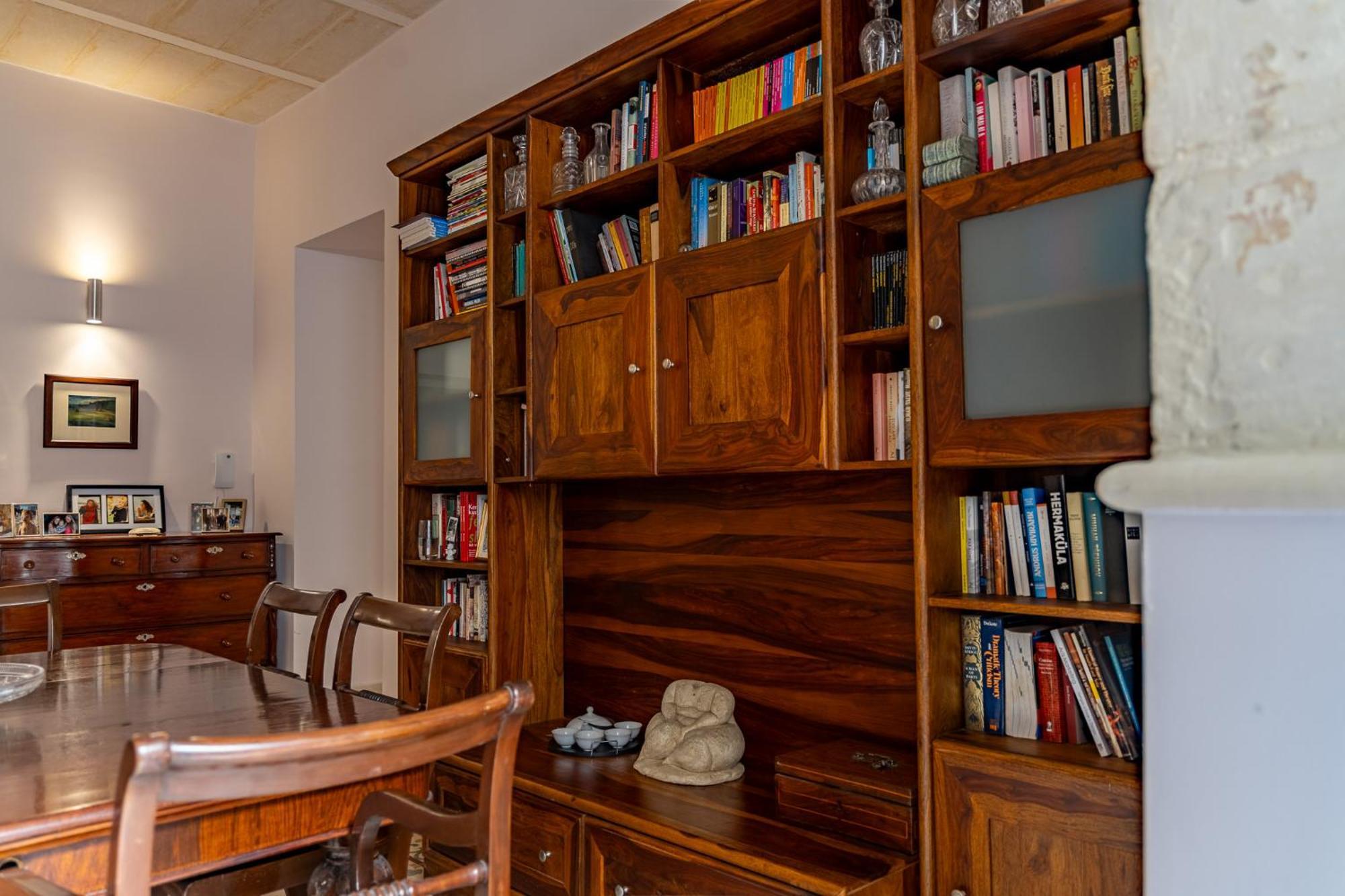 Traditional Maltese Styled 2Br Apartment With Large Maltese Balcony & Internal Yard - Located In The Heart Of Valletta - Maltese Capital City Exterior photo