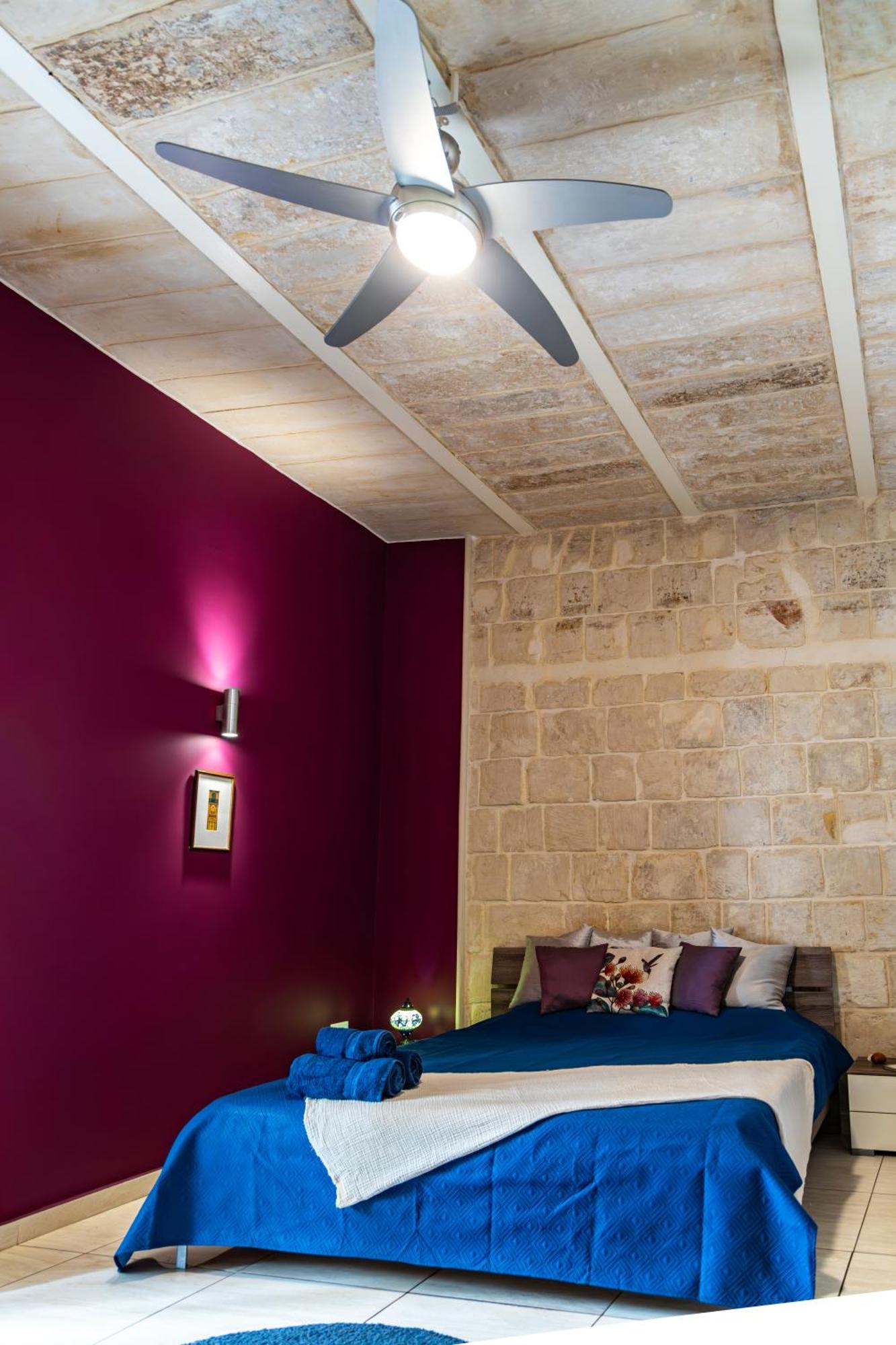 Traditional Maltese Styled 2Br Apartment With Large Maltese Balcony & Internal Yard - Located In The Heart Of Valletta - Maltese Capital City Exterior photo